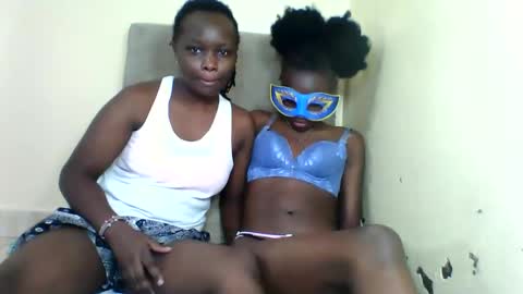 Snapshot of bads_hornies chatting on 11-17-25, 09:09 bads_hornies online show from 11-17-25, 09:09