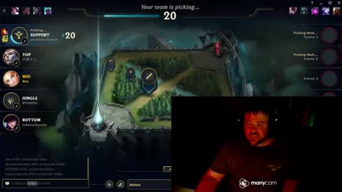 Snapshot of baftez chatting on 11-30-25, 09:46 Baffels online show from 11-30-25, 09:46