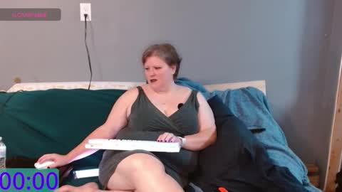 Snapshot of bagelhavix8385 chatting on 11-12-25, 03:23 Bagel Havix online show from 11-12-25, 03:23