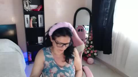 sandra online show from 02-17-25, 01:10