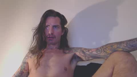 Bailey online show from 03-27-26, 01:44