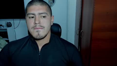Snapshot of baltazardupont chatting on 08-06-26, 03:52 Andres - online show from 08-06-26, 03:52