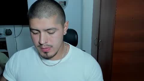Snapshot of baltazardupont chatting on 08-07-26, 03:52 Andres - online show from 08-07-26, 03:52