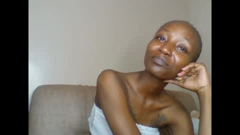 Snapshot of bambi_bunnie chatting on 07-12-26, 09:06 Bambi online show from 07-12-26, 09:06