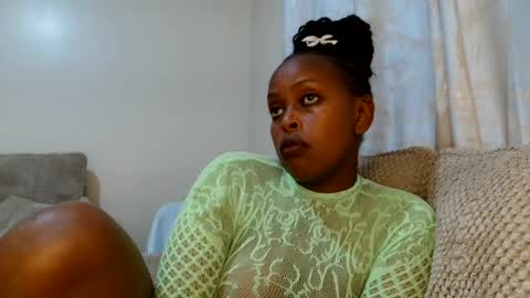Snapshot of bambi_e chatting on 06-22-26, 07:00 bambi_e online show from 06-22-26, 07:00