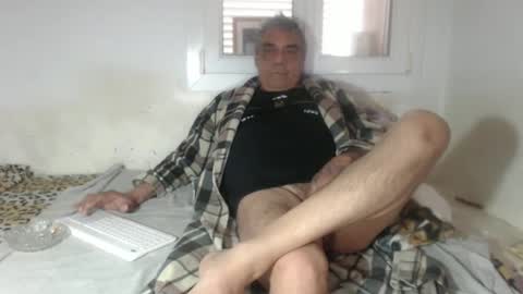 Snapshot of bambino6060 chatting on 01-22-25, 01:00 bambino6060 online show from 01-22-25, 01:00