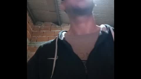 Snapshot of banana_argen_15 chatting on 10-18-25, 12:35 Ezequiel online show from 10-18-25, 12:35