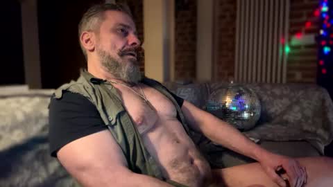 Snapshot of barba71 chatting on 01-25-25, 08:10 Military man 69 online show from 01-25-25, 08:10