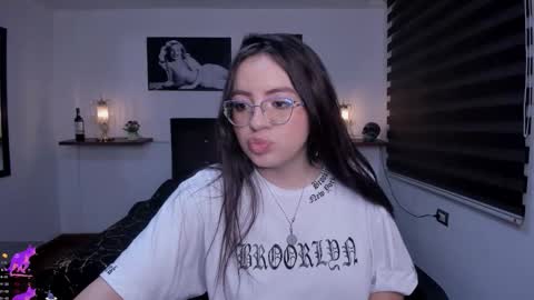 Snapshot of barbara_joness chatting on 09-20-25, 07:04 Barbara online show from 09-20-25, 07:04