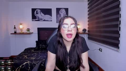 Snapshot of barbara_joness chatting on 10-06-25, 07:22 Barbara online show from 10-06-25, 07:22