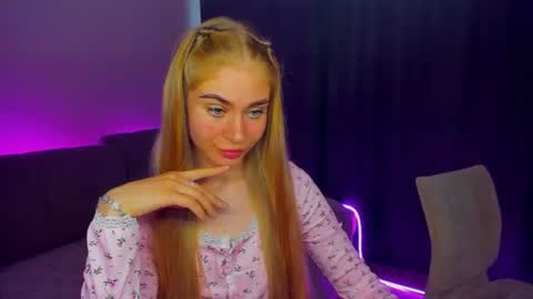 BarbaraChic online show from 07-18-26, 02:54