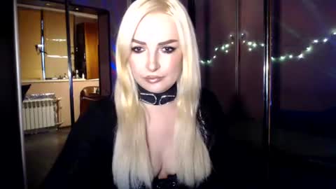 Victoria online show from 06-18-26, 03:40