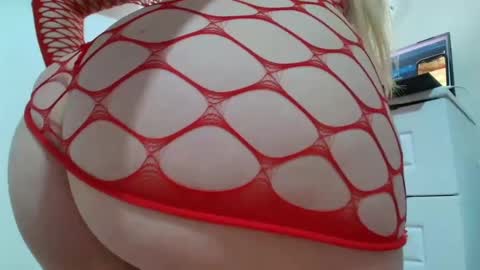 Snapshot of barbi_bentley chatting on 02-17-25, 07:47 Barbi Bentley online show from 02-17-25, 07:47