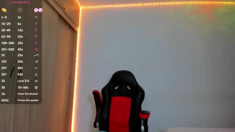 Snapshot of barbie_ebony_ chatting on 01-31-26, 07:11 Nicolle online show from 01-31-26, 07:11