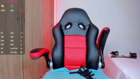 Snapshot of barbie_ebony_ chatting on 03-04-26, 03:01 Nicolle online show from 03-04-26, 03:01