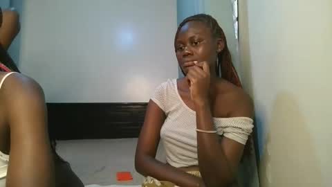 queen online show from 11-12-25, 01:22