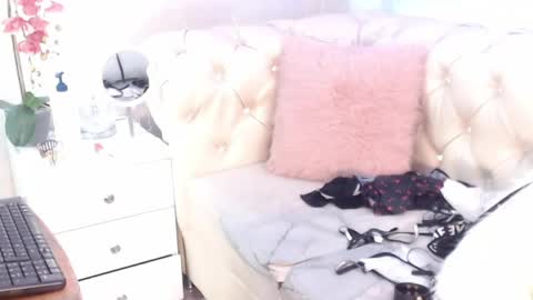 Snapshot of barbiefox_ chatting on 06-08-26, 12:03 barbiefox_ online show from 06-08-26, 12:03