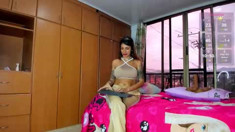 Snapshot of barbiefoxx chatting on 09-15-25, 08:20 Barbiefoxx online show from 09-15-25, 08:20