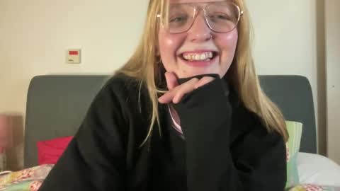 Snapshot of barbiegirl966 chatting on 12-26-24, 09:26 barbiegirl966 online show from 12-26-24, 09:26