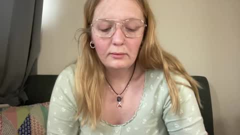 Snapshot of barbiegirl966 chatting on 02-22-25, 09:45 barbiegirl966 online show from 02-22-25, 09:45