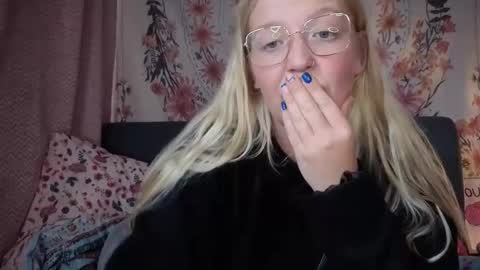 Snapshot of barbiegirl966 chatting on 10-23-25, 11:42 barbiegirl966 online show from 10-23-25, 11:42
