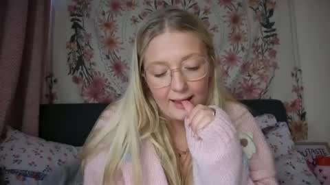 barbiegirl966 online show from 12-01-25, 02:00