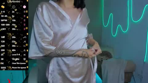 Barbie Scot online show from 10-18-25, 08:42