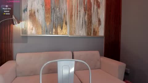 Snapshot of barbra_smith chatting on 11-20-25, 12:49 Luna online show from 11-20-25, 12:49