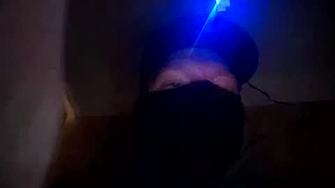 Snapshot of barniemay1 chatting on 10-31-25, 11:22 barniemay1 online show from 10-31-25, 11:22