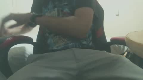 Snapshot of baronminuit69 chatting on 01-01-25, 01:37 baronminuit69 online show from 01-01-25, 01:37