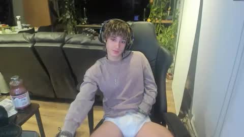 Snapshot of bashful4200 chatting on 02-26-26, 01:59 ryan online show from 02-26-26, 01:59