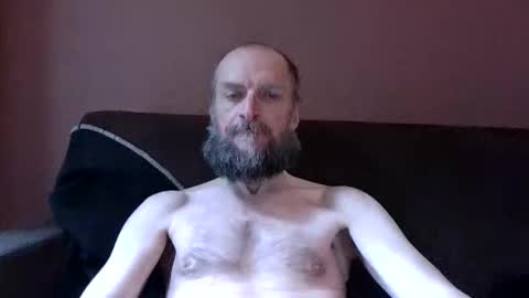 Snapshot of basiccamguy chatting on 05-14-26, 01:18 basiccamguy online show from 05-14-26, 01:18