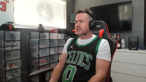 Snapshot of basketballjerseygang chatting on 11-27-25, 07:05 Jordan online show from 11-27-25, 07:05