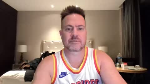 Snapshot of basketballjerseygang chatting on 12-01-25, 01:05 Jordan online show from 12-01-25, 01:05