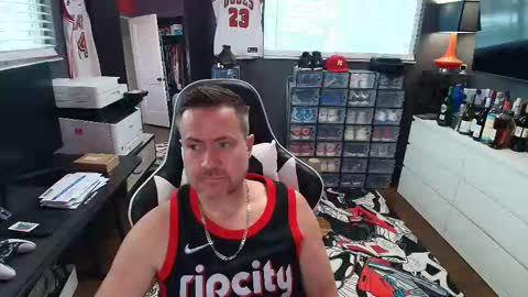 Snapshot of basketballjerseygang chatting on 01-08-26, 10:12 Jordan online show from 01-08-26, 10:12