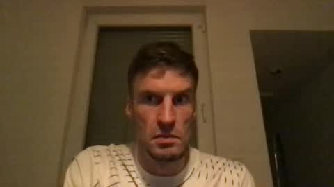 Snapshot of basst23 chatting on 12-18-25, 11:22 basst23 online show from 12-18-25, 11:22