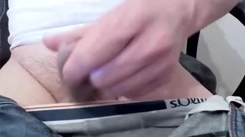 Snapshot of basti1975 chatting on 10-31-25, 11:06 basti online show from 10-31-25, 11:06