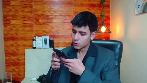 Snapshot of bastiaan_28 chatting on 01-07-25, 10:08 Bastian online show from 01-07-25, 10:08