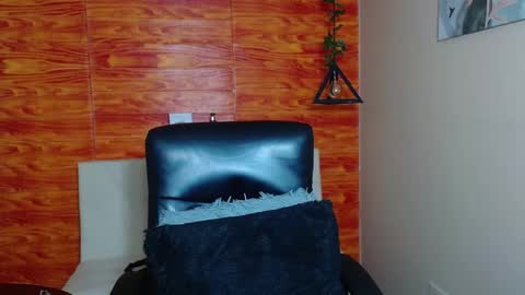 Snapshot of bastiaan_28 chatting on 02-02-25, 07:09 Bastian online show from 02-02-25, 07:09