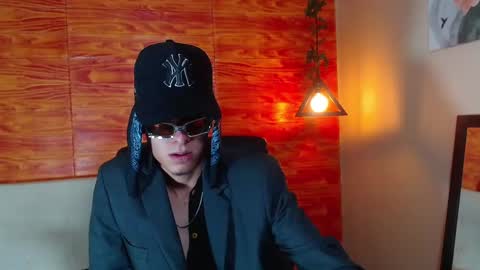 Snapshot of bastiaan_28 chatting on 02-16-25, 03:04 Bastian online show from 02-16-25, 03:04