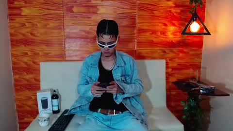 Snapshot of bastiaan_28 chatting on 03-09-25, 02:29 Bastian online show from 03-09-25, 02:29