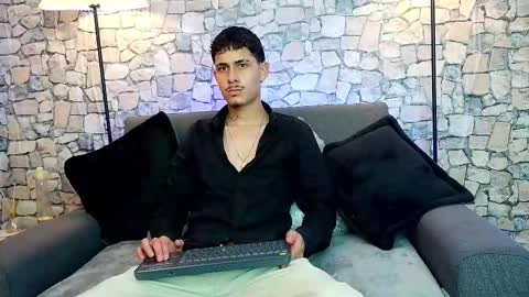 Snapshot of bastiaan_28 chatting on 11-16-25, 03:56 Bastian online show from 11-16-25, 03:56