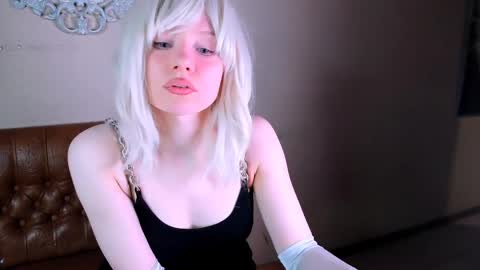 Snapshot of bat_laughing_bat chatting on 04-07-26, 10:53 Ask me online show from 04-07-26, 10:53