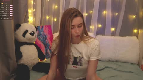 Snapshot of batewithkate chatting on 12-16-24, 09:41 Katrin online show from 12-16-24, 09:41