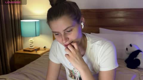 Snapshot of batewithkate chatting on 06-02-26, 12:45 Katrin online show from 06-02-26, 12:45