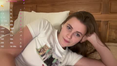 Snapshot of batewithkate chatting on 06-26-26, 06:12 Katrin online show from 06-26-26, 06:12