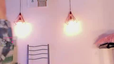 Snapshot of battista_turner chatting on 06-19-26, 09:07 battista online show from 06-19-26, 09:07
