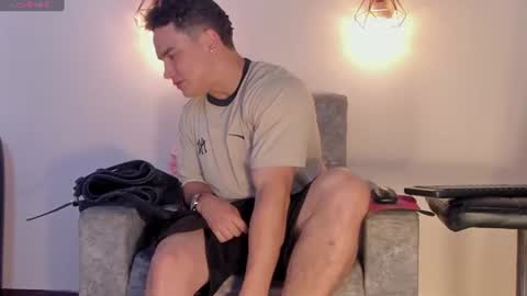 Snapshot of battista_turner chatting on 07-04-26, 10:16 battista online show from 07-04-26, 10:16
