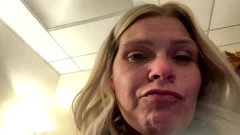 Baylee online show from 11-24-25, 05:29