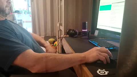 Snapshot of bazooka76 chatting on 09-08-25, 09:36 bazooka76 online show from 09-08-25, 09:36